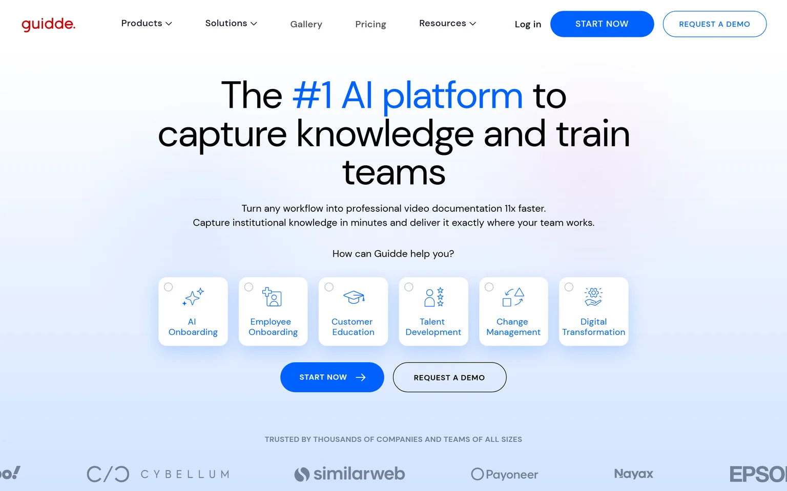 Guidde homepage with the headline about capturing knowledge and training teams